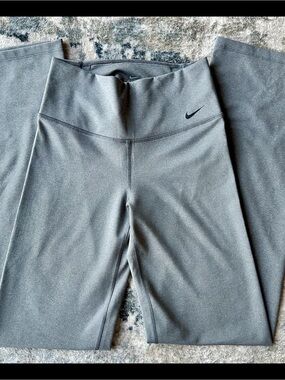 Nike Charcoal High-Rise Performance Leggings